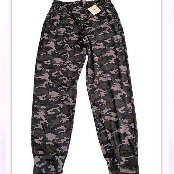 Fabletics High-Waisted Performance Jogger Camo Charcoal NWT - Picture 3 of 12
